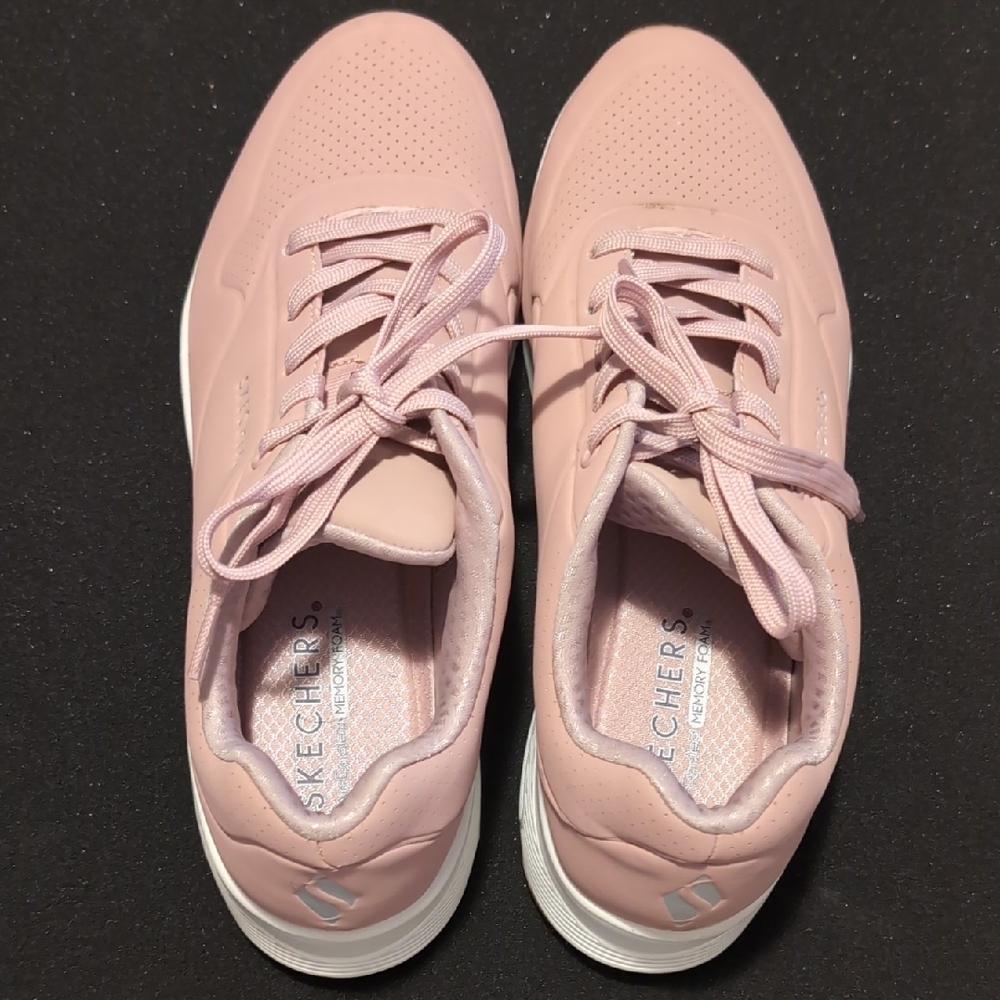 Skechers Women's Light Pink Sneakers
